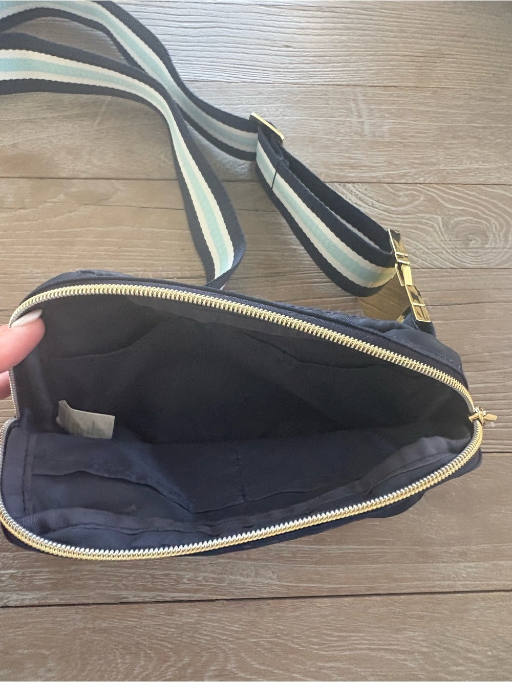 Lilly Pulitzer Jeanie True Navy Belt Crossbody Bag - Picture 8 of 8